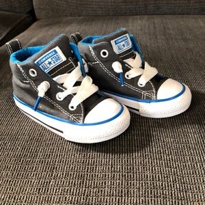 Toddler high top converse, size 5